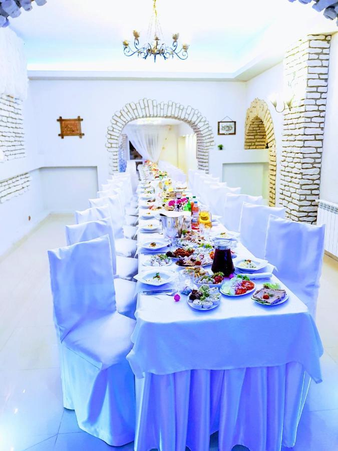Ostrowiec Świętokrzyski Willa-Restauracja Victoria מראה חיצוני תמונה